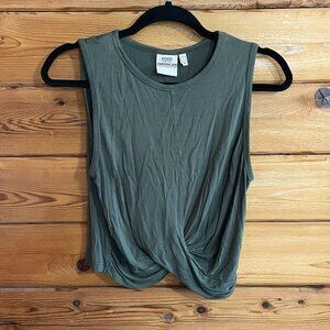 Good American THE KNOT A QUITTER TANK in Olive Size 2